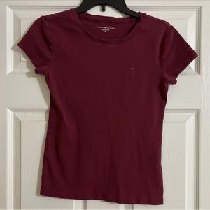 Tommy Hilfiger Juniors Women's Maroon T-Shirt Size Medium Casual School Office